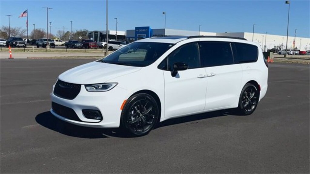 Used 2025 Chrysler Pacifica Limited