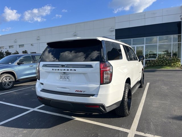 2021 Chevrolet Suburban RST photo 2