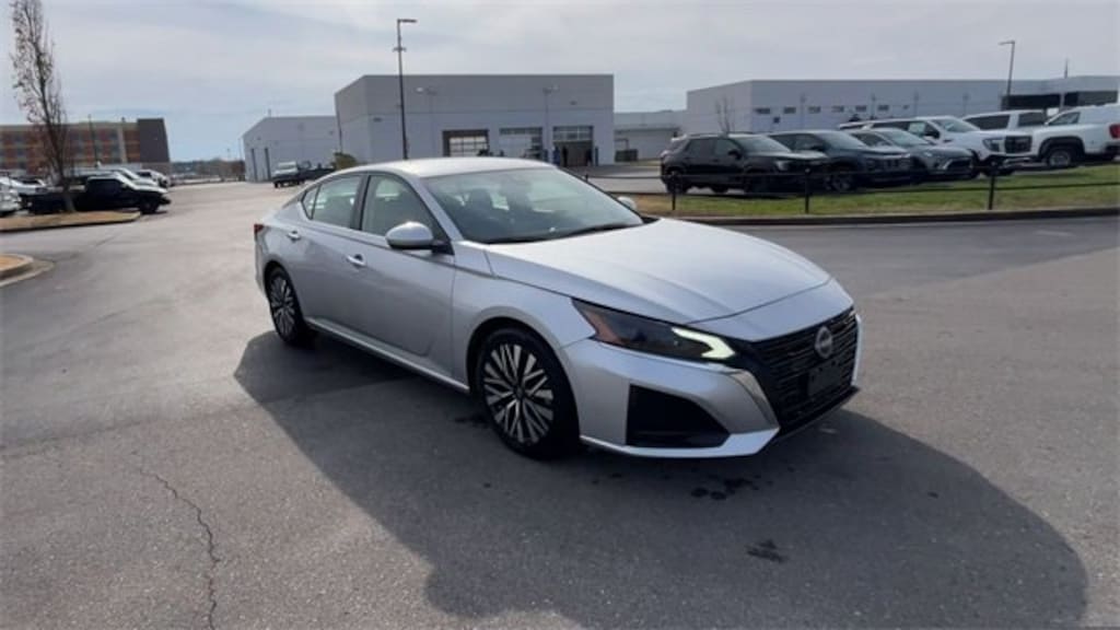 Used 2023 Nissan Altima 2.5 SV