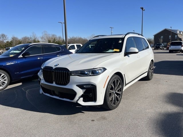 2021 BMW X7 M50i's photo