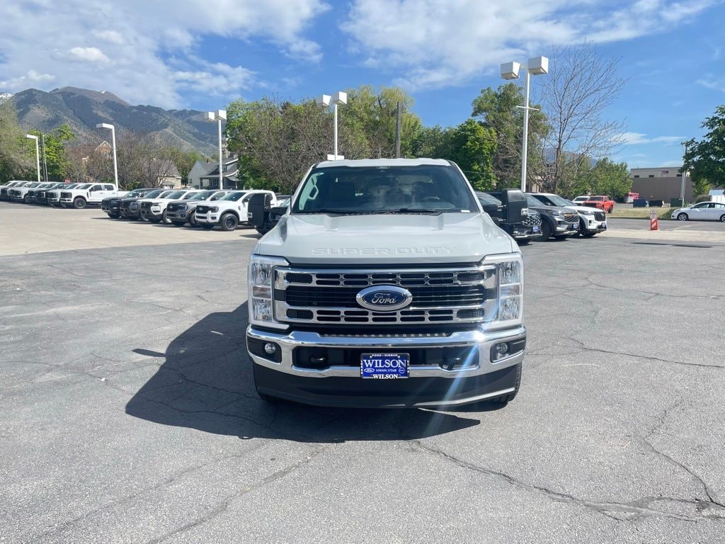 New 2026 Ford F-350 XLT Truck Crew Cab