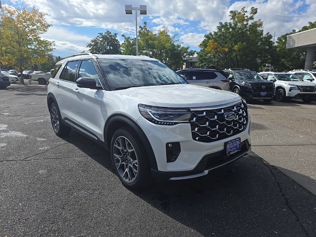 2025 Ford Explorer Platinum photo 3