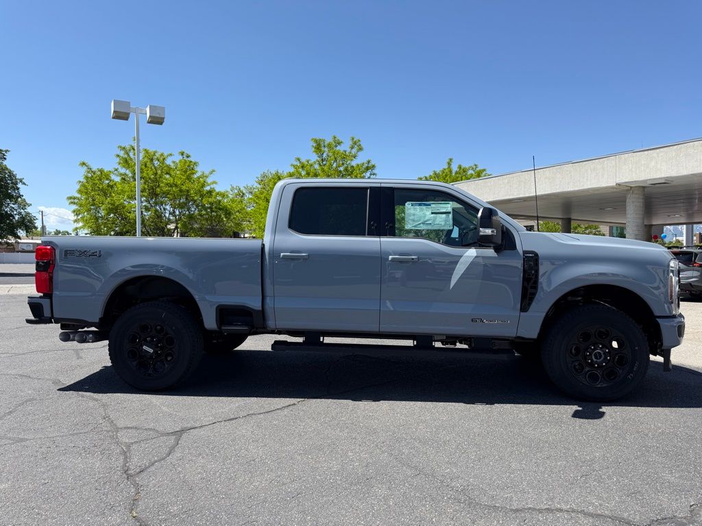 2025 Ford F-350 Lariat photo 4