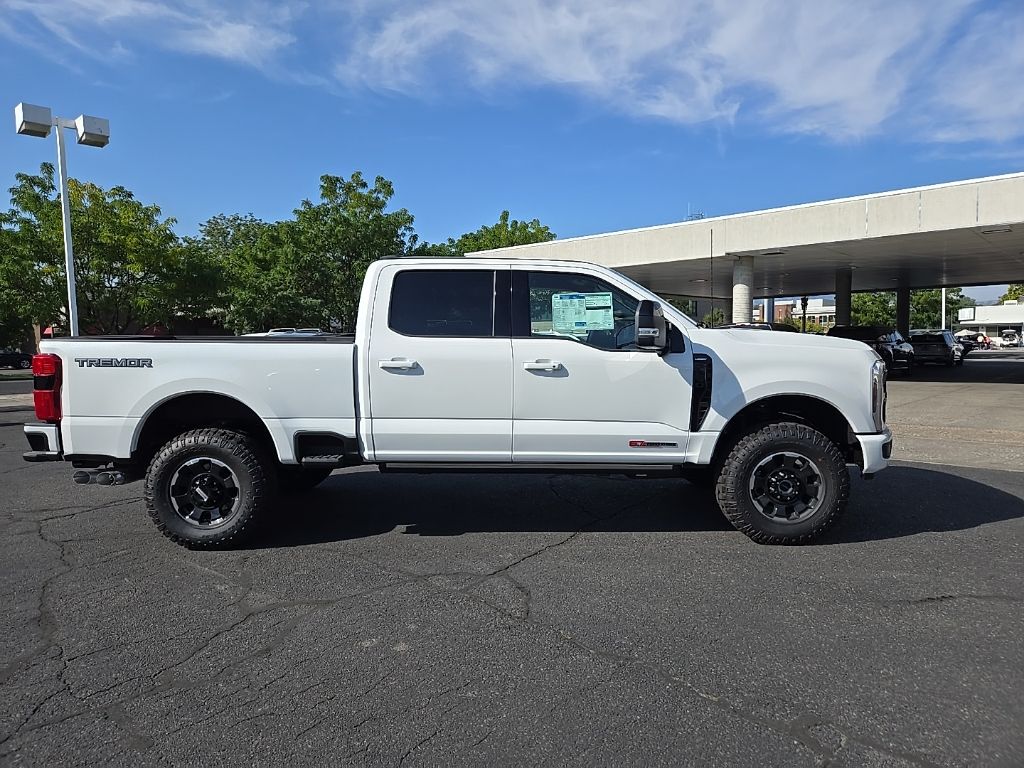 2026 Ford F-250 Lariat photo 4
