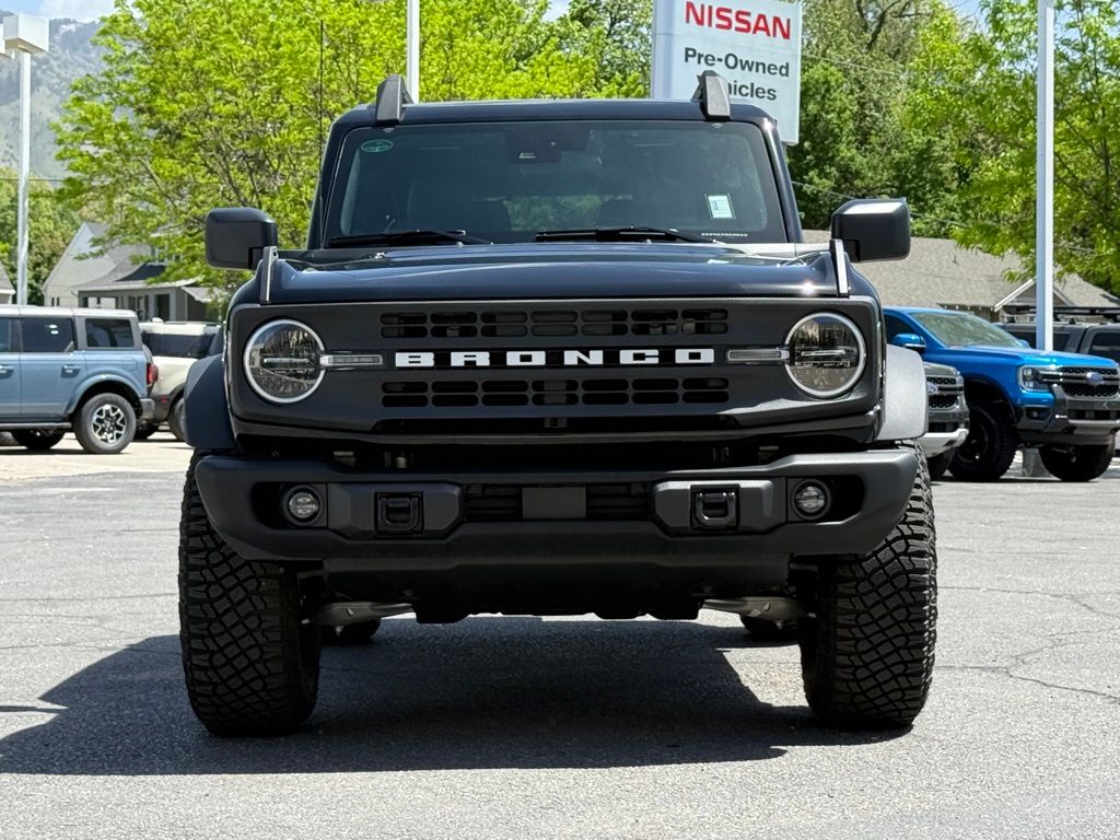 2024 Ford Bronco Black Diamond photo 2