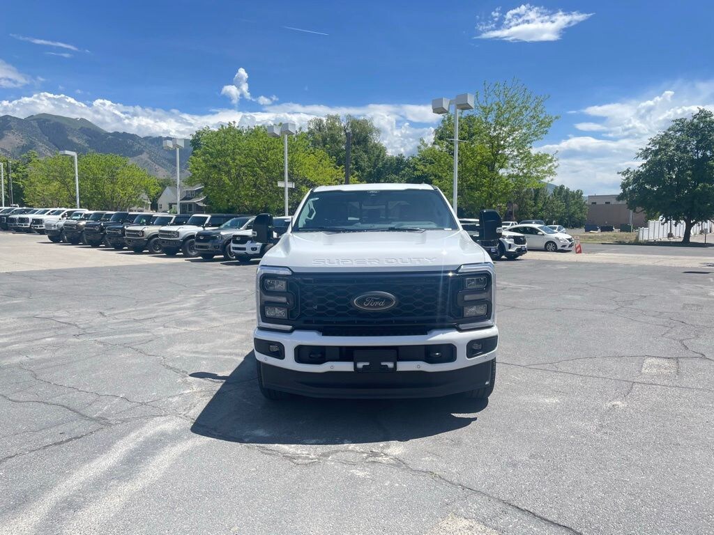 New 2026 Ford F-350SD Lariat Truck Crew Cab