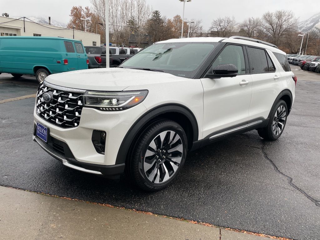 2026 Ford Explorer Platinum's photo