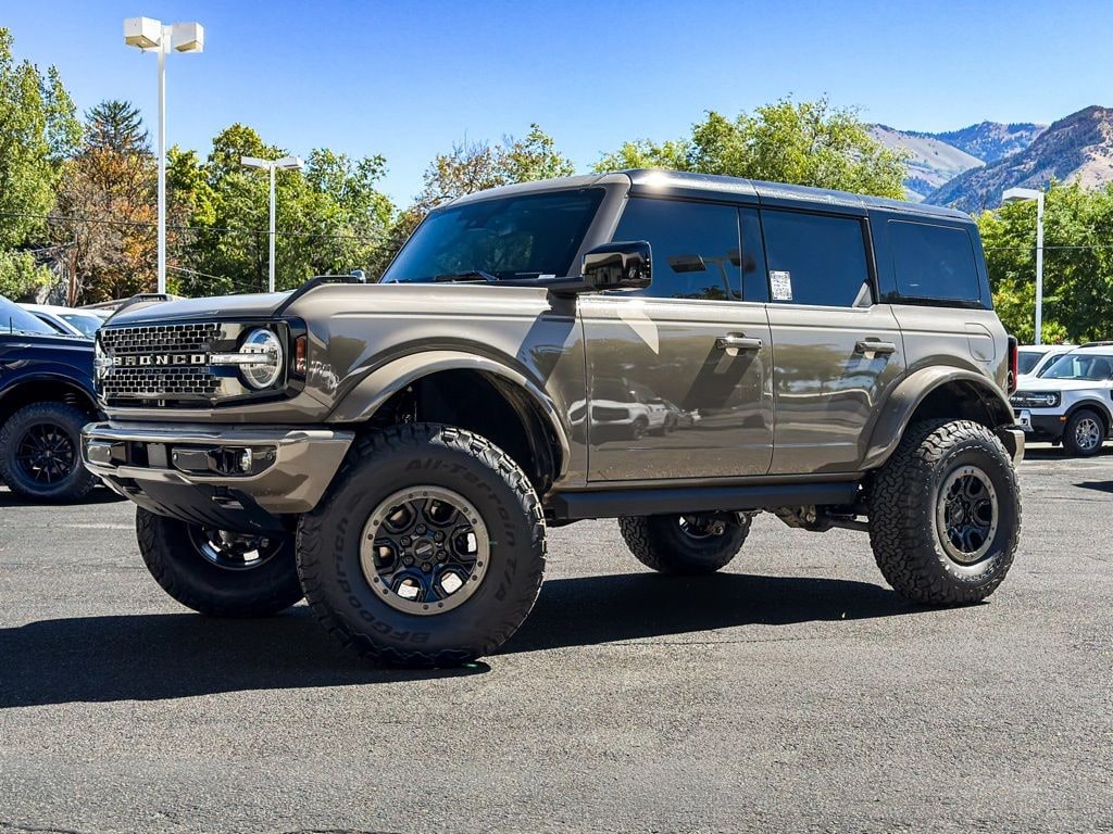 New 2026 Ford Bronco Outer Banks SUV