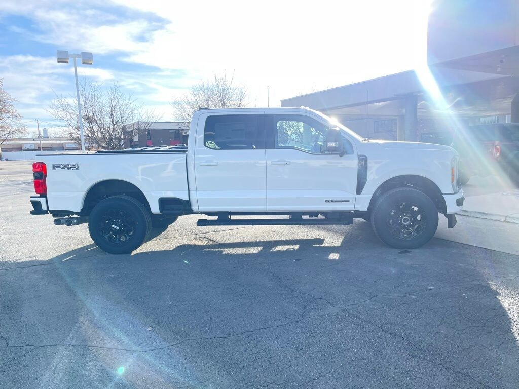 New 2026 Ford F-350SD Lariat Truck Crew Cab