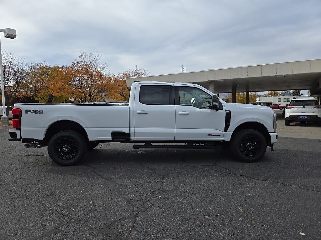 2026 Ford F-350 Lariat photo 4