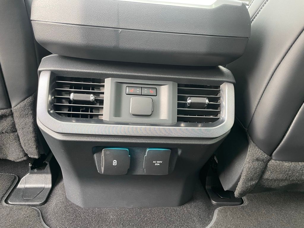 2025 Ford F-150 Platinum - Photo 25