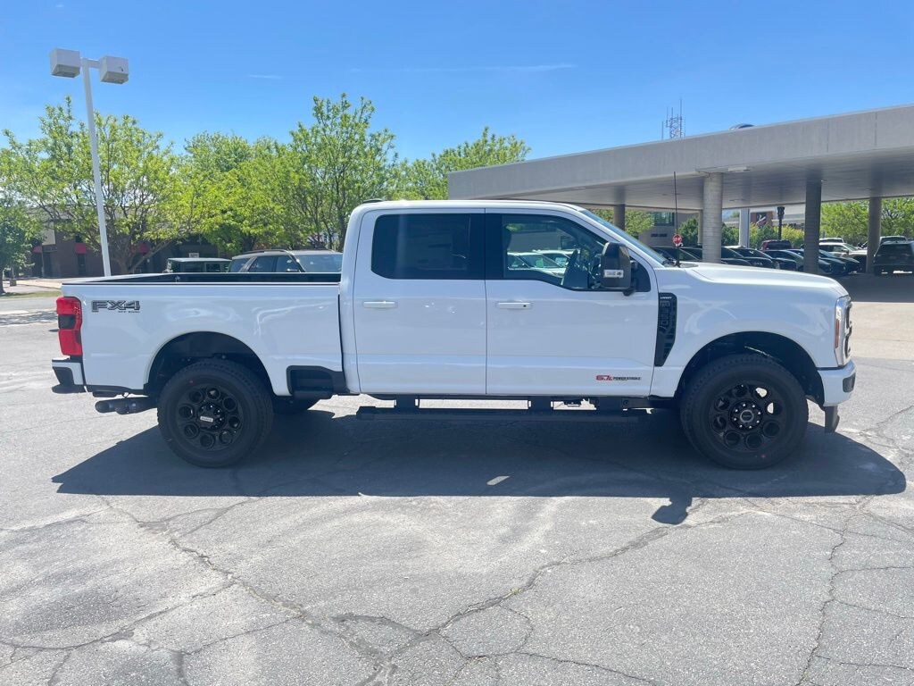 New 2026 Ford F-350SD Lariat Truck Crew Cab