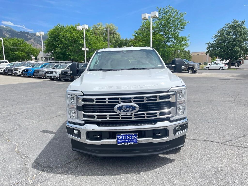 New 2026 Ford F-350SD XLT Truck Crew Cab