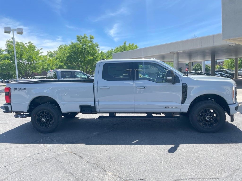 New 2026 Ford F-350SD Lariat Truck Crew Cab