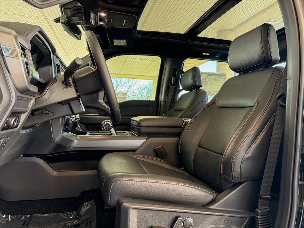 2025 Ford F-150 Lariat - Photo 17
