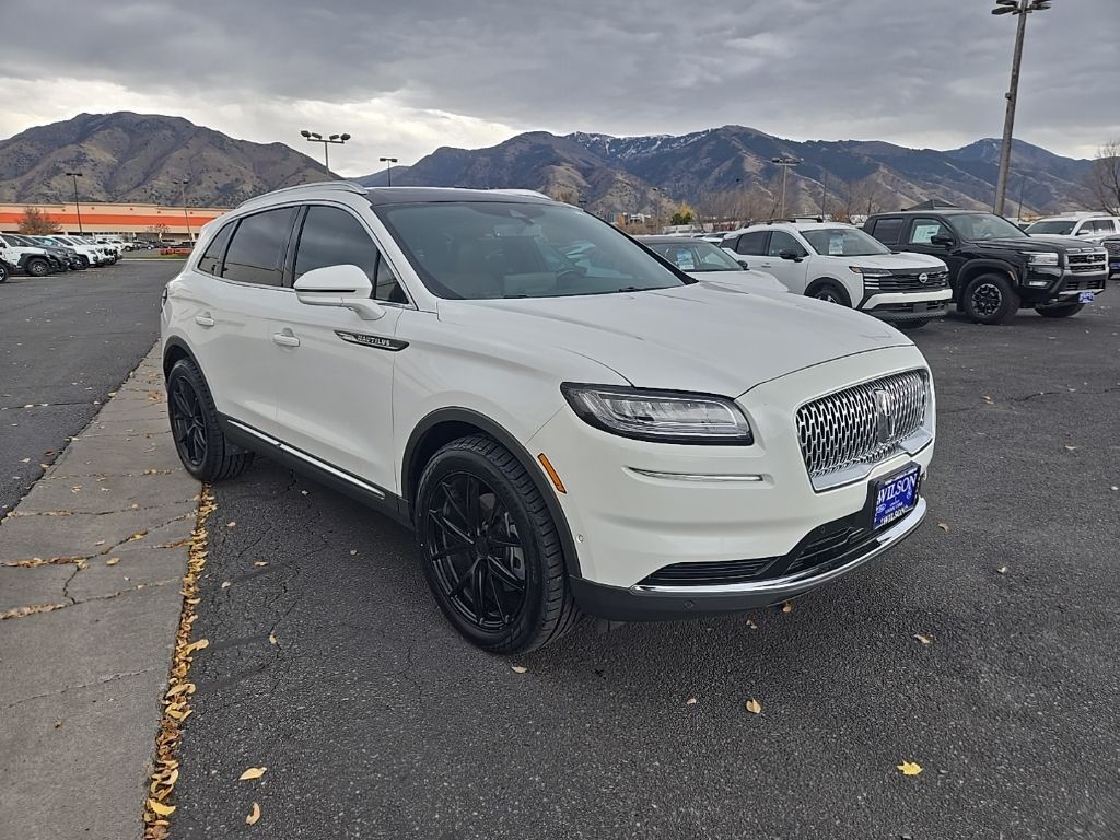 2022 Lincoln Nautilus Reserve photo 3