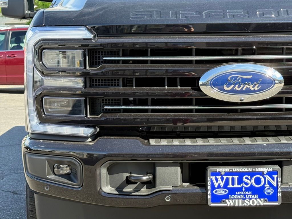 2025 Ford F-350 Super Duty Platinum - Photo 36