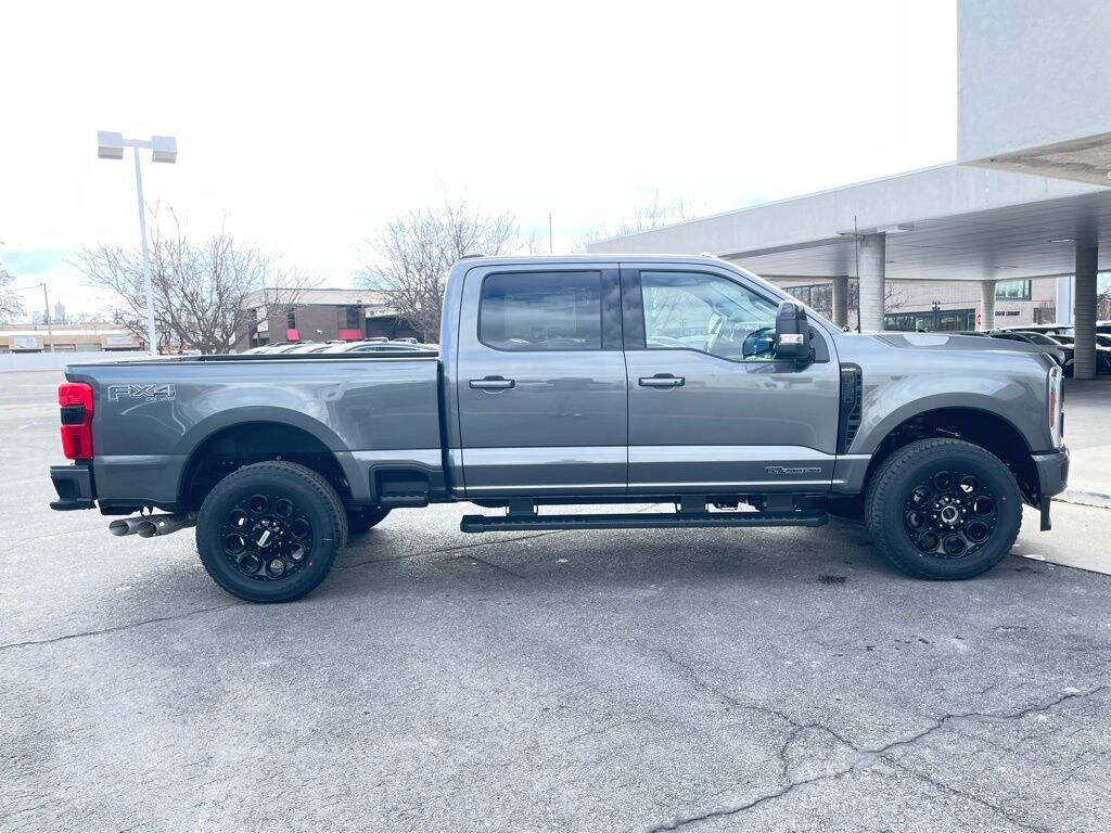 New 2026 Ford F-350SD Lariat Truck Crew Cab