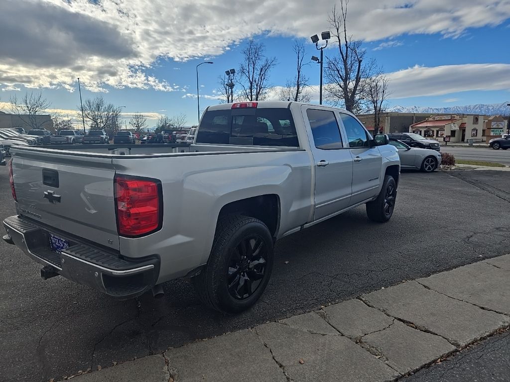 2017 Chevrolet Silverado 1500 LT photo 4