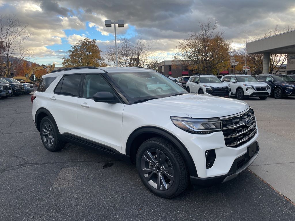 2026 Ford Explorer photo 3