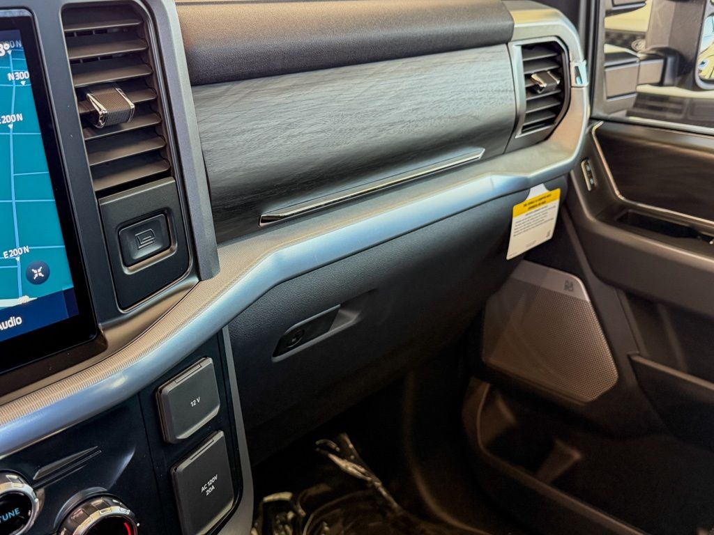 2025 Ford F-150 Lariat - Photo 32