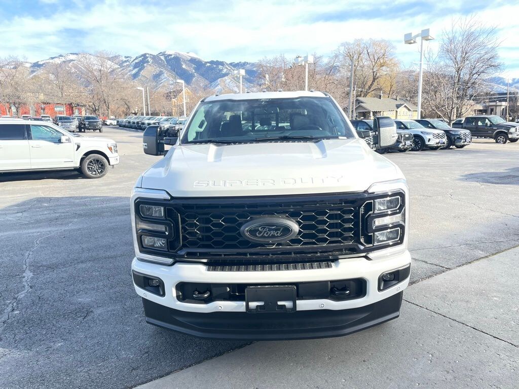 New 2026 Ford F-350SD Lariat Truck Crew Cab