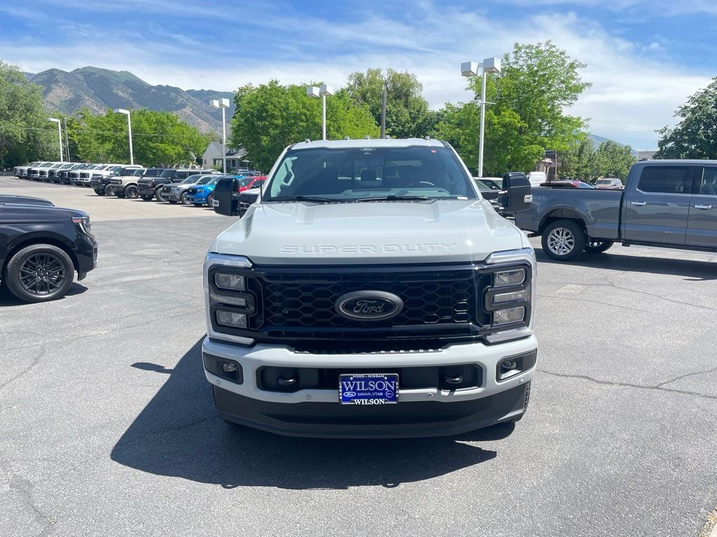 New 2026 Ford F-350SD Lariat Truck Crew Cab