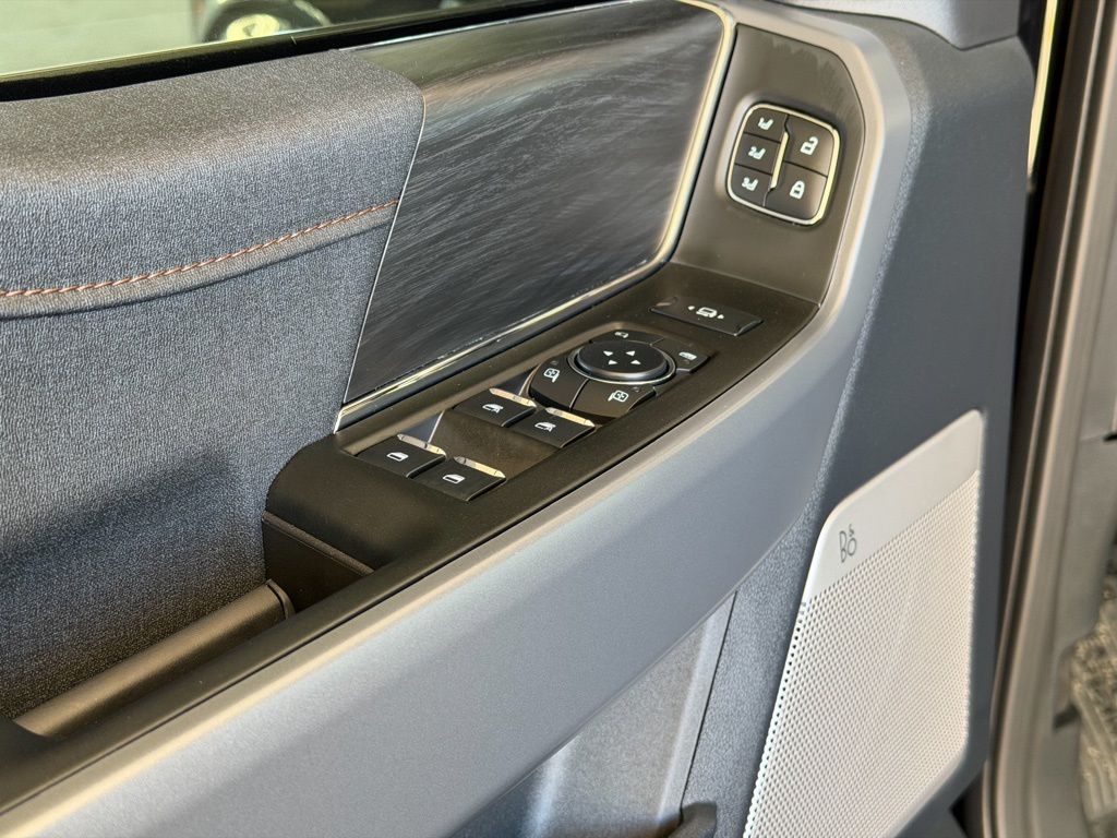 2025 Ford F-150 Lariat - Photo 15