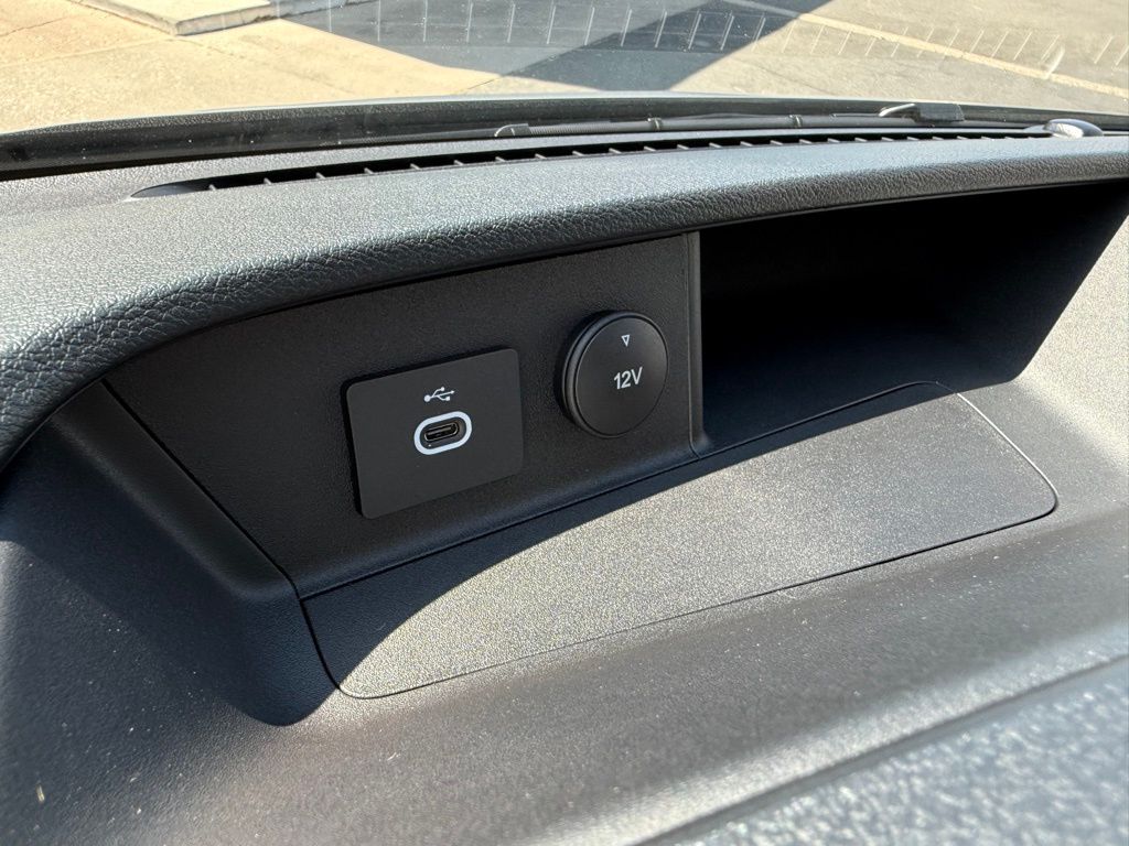2025 Ford Transit Passenger Van XLT - Photo 21