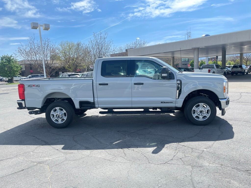 New 2026 Ford F-350SD XLT Truck Crew Cab