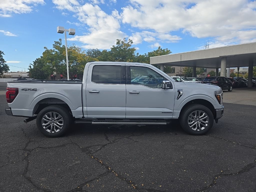2025 Ford F-150 Lariat photo 3