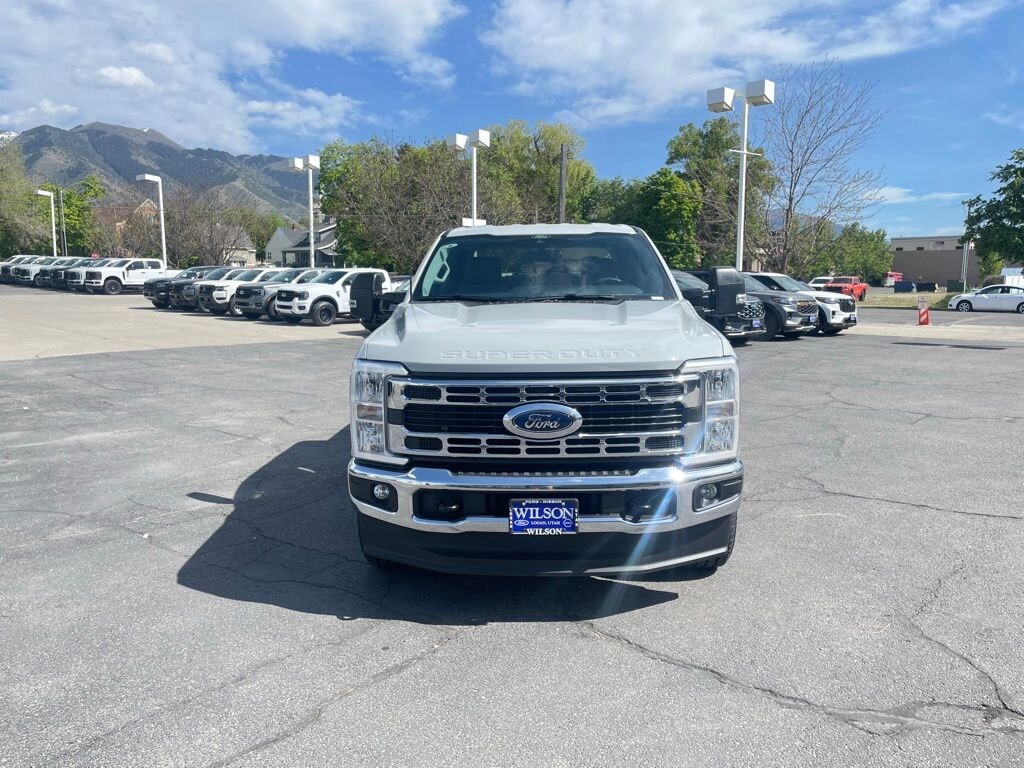 New 2026 Ford F-350SD XLT Truck Crew Cab