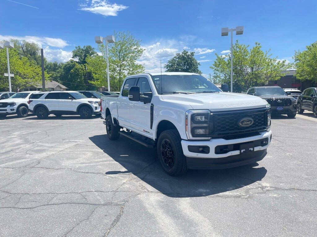 New 2026 Ford F-350SD Lariat Truck Crew Cab