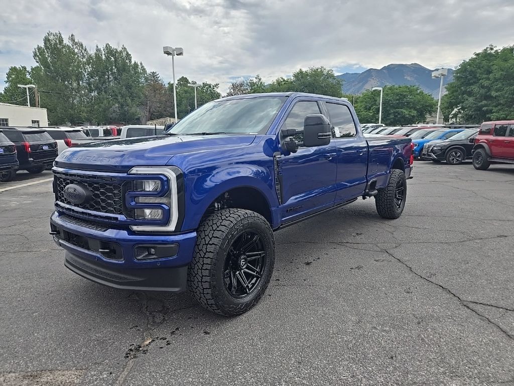 New 2026 Ford F-350SD Lariat Truck Crew Cab