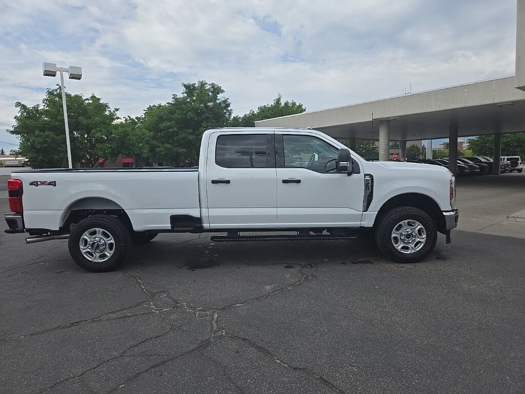 New 2026 Ford F-350SD XLT Truck Crew Cab