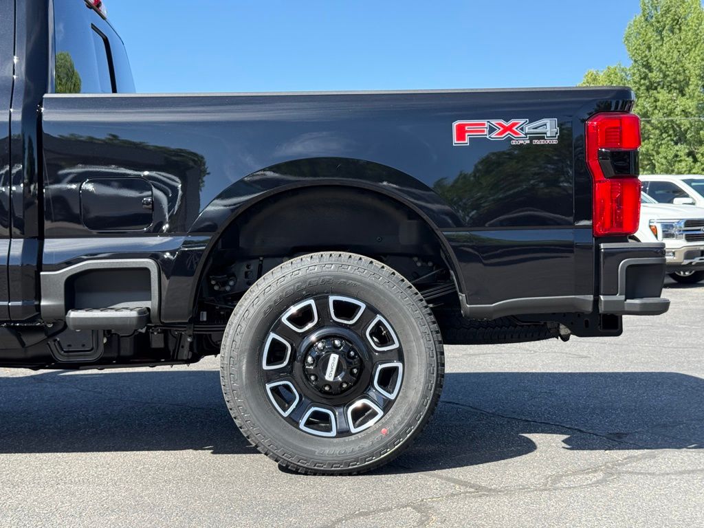 2025 Ford F-350 Super Duty Platinum - Photo 43