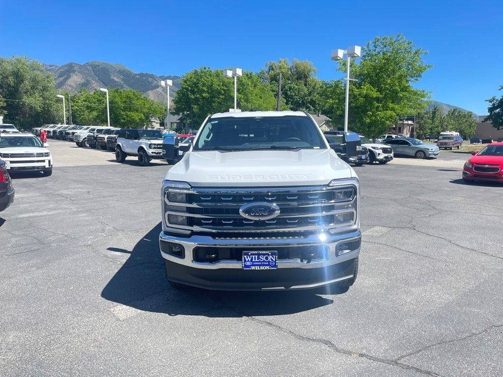 New 2026 Ford F-350SD Lariat Truck Crew Cab