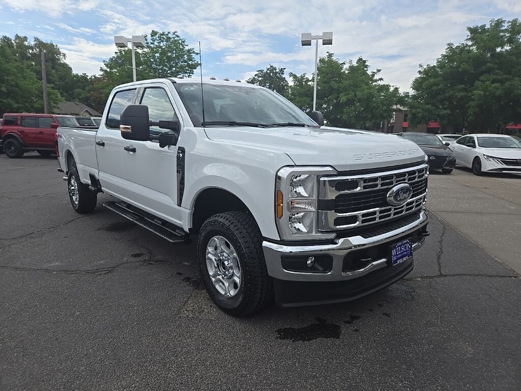 New 2026 Ford F-350SD XLT Truck Crew Cab
