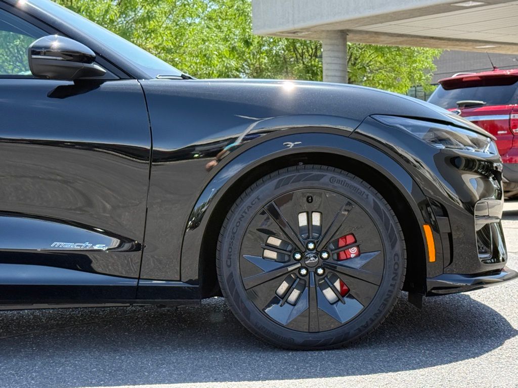 2025 Ford Mustang Mach-E GT - Photo 41