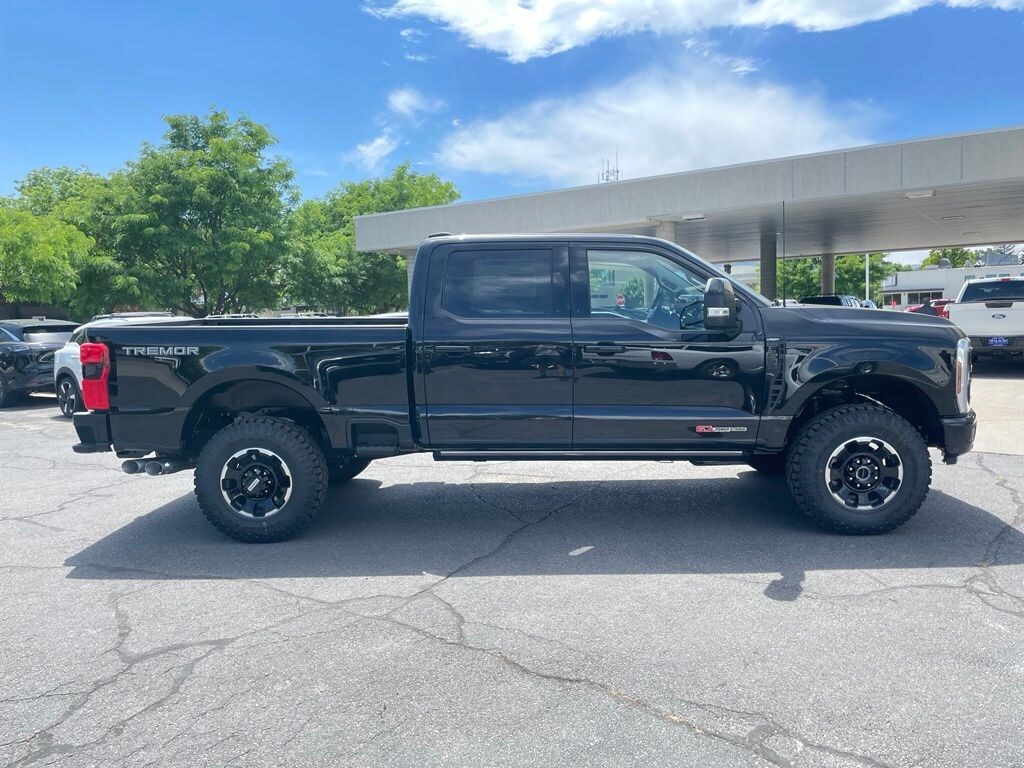 New 2026 Ford F-250SD Lariat Truck Crew Cab