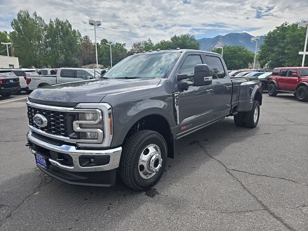 New 2026 Ford F-350SD Lariat Truck Crew Cab