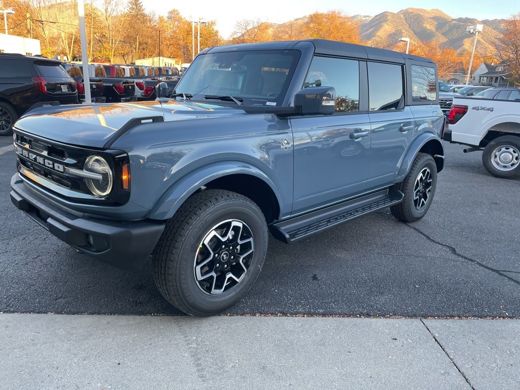 2025 Ford Bronco 4-Door Outer Banks's photo
