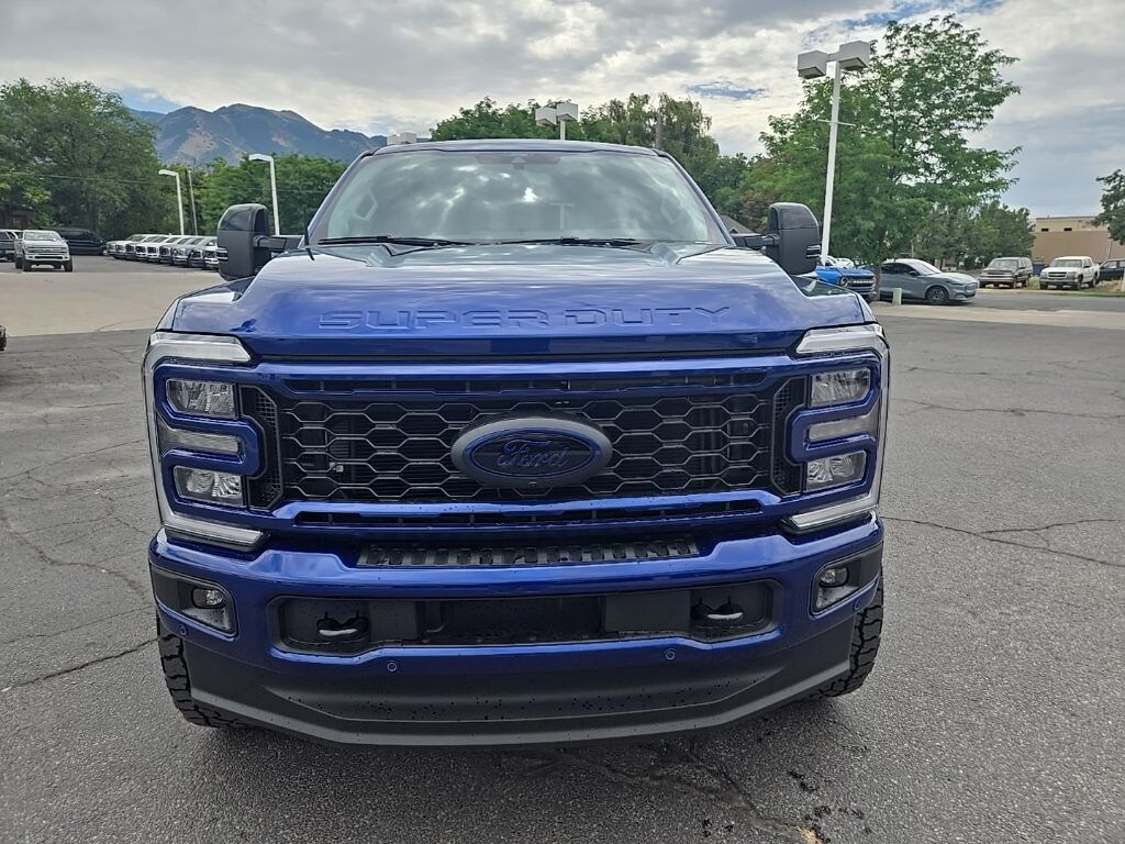 New 2026 Ford F-350SD Lariat Truck Crew Cab