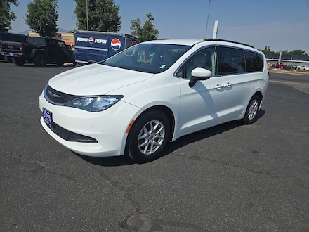 2021 Chrysler Voyager LXI Passenger Van