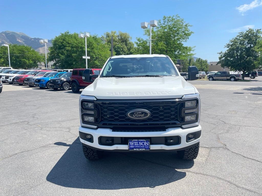 New 2026 Ford F-350SD Lariat Truck Crew Cab