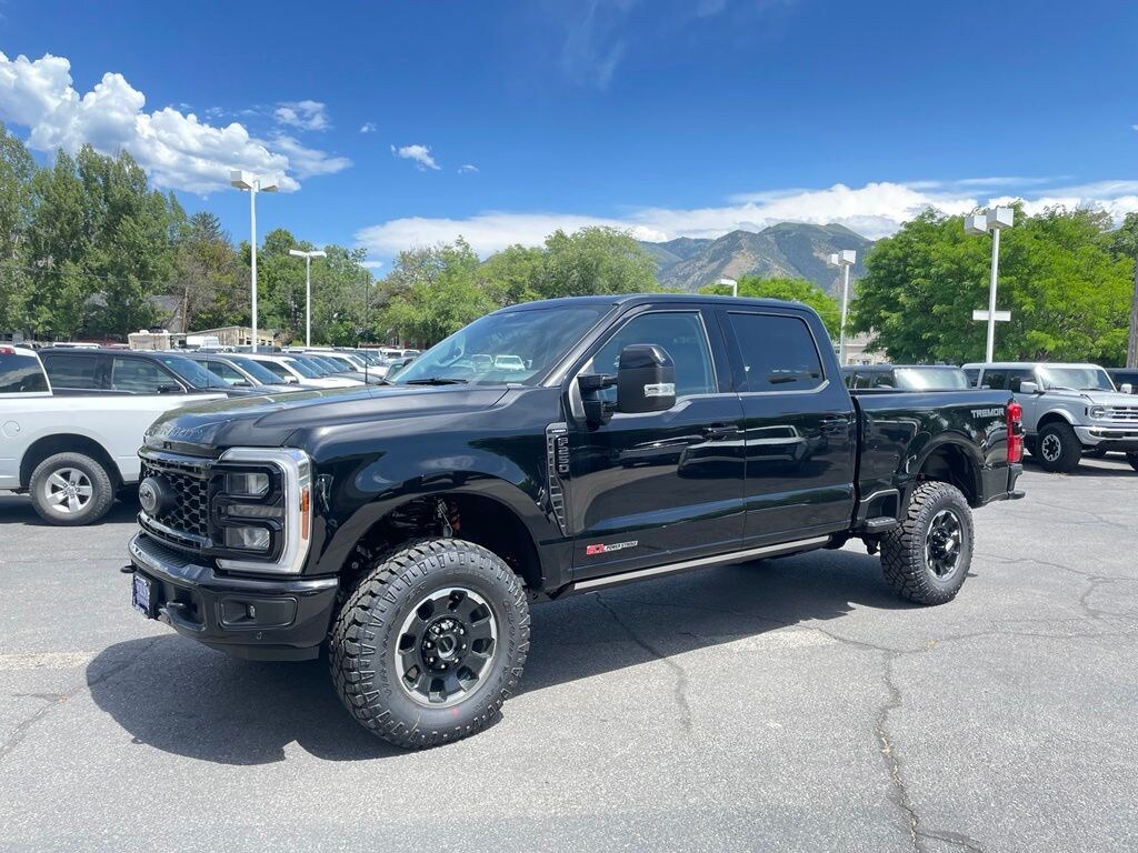 New 2026 Ford F-250SD Lariat Truck Crew Cab