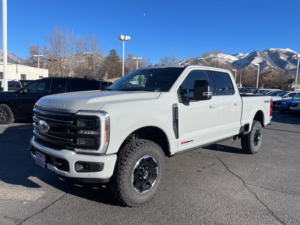2026 Ford F-250 Super Duty Platinum's photo