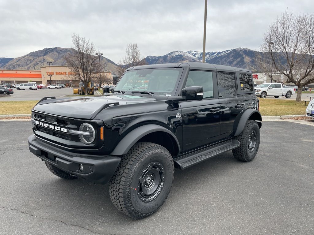 2025 Ford Bronco 4-Door Outer Banks's photo
