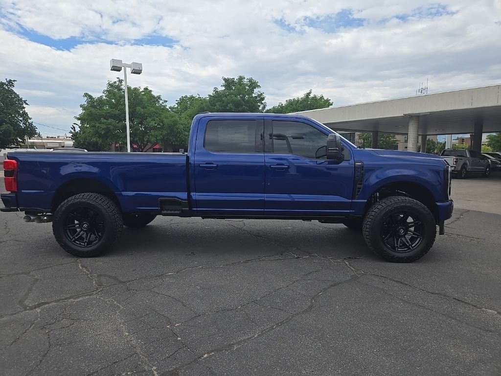 New 2026 Ford F-350SD Lariat Truck Crew Cab