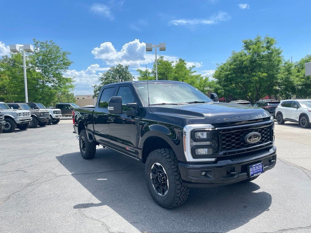 New 2026 Ford F-250SD Lariat Truck Crew Cab
